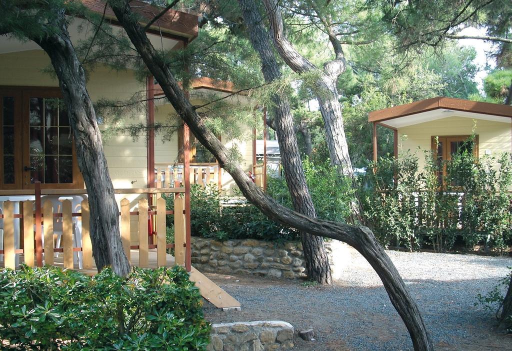 Le Esperidi Camping Ecoresort Марина-ди-Биббона Номер фото